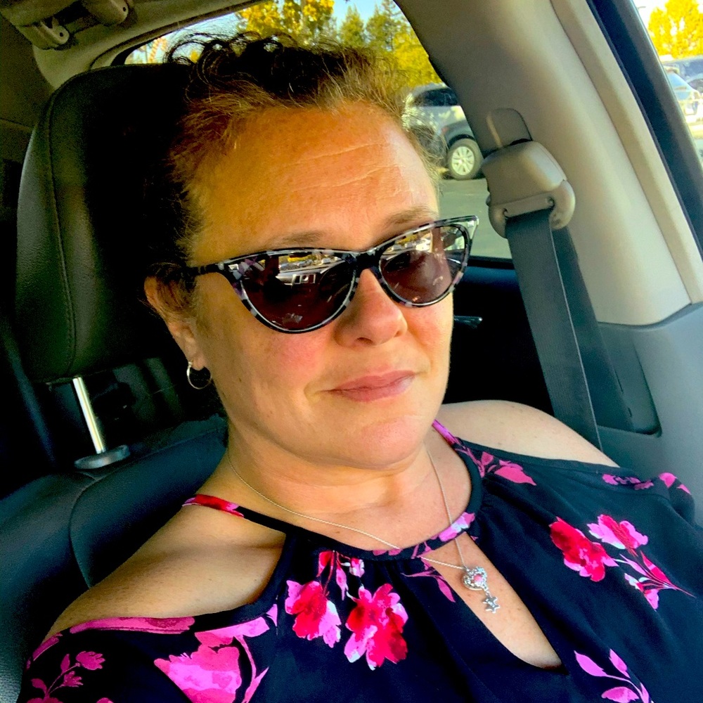 Meet your Posher, Valerie